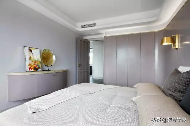 240㎡复式公寓楼，只用灰色系打造雅致空间
