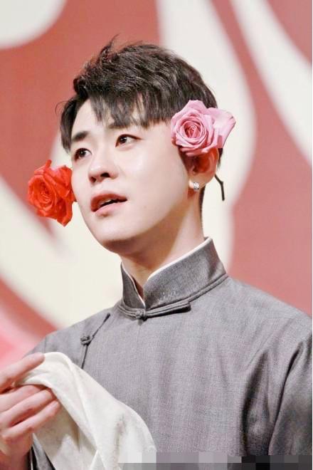 "钢铁侠"张云雷晒手术钢针报平安,粉丝心疼不已:感觉万箭穿心