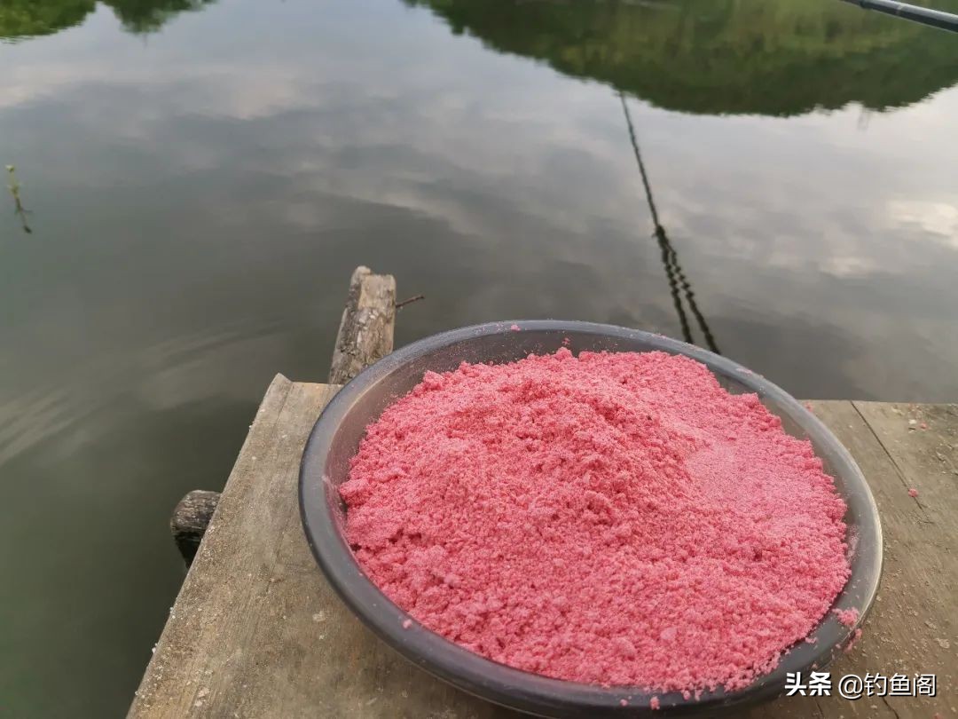 鱼还没咬钩，饵料就化了，钓鲢鳙你得学会控制饵料雾化时间