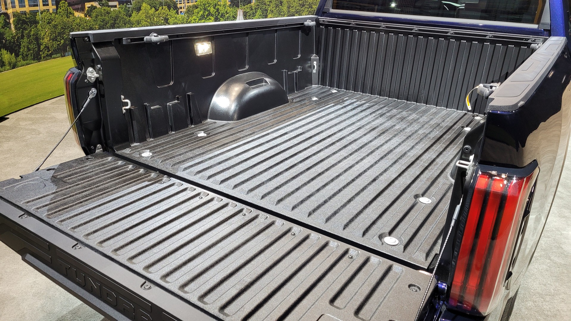 换装3.5T全新V6发动机和科技内饰，2022款丰田坦途皮卡正式亮相