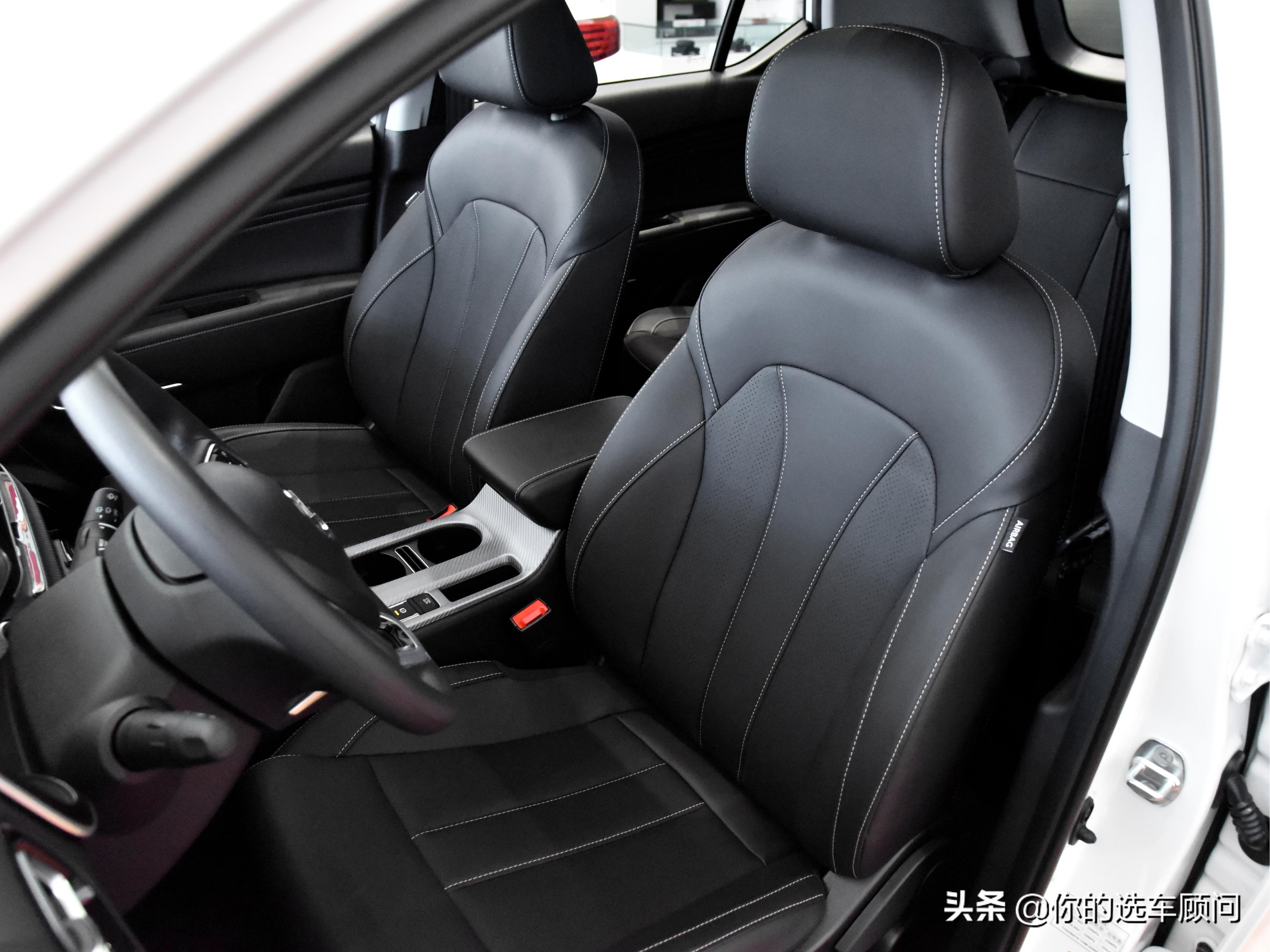 6.5L/100km的综合油耗，实惠省钱代步SUV，实拍传祺GS3