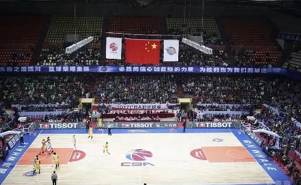 cba场边广告有什么(为什么NBA比赛的转播画面，看起来很好看，而CBA的有点廉价感)