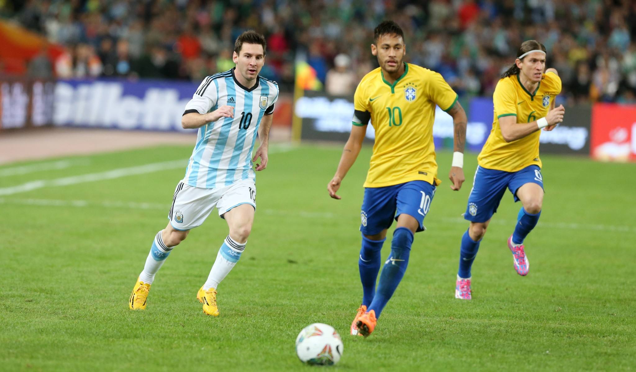 足球友谊赛视频直播：巴西VS阿根廷(11.16周六凌晨1时)