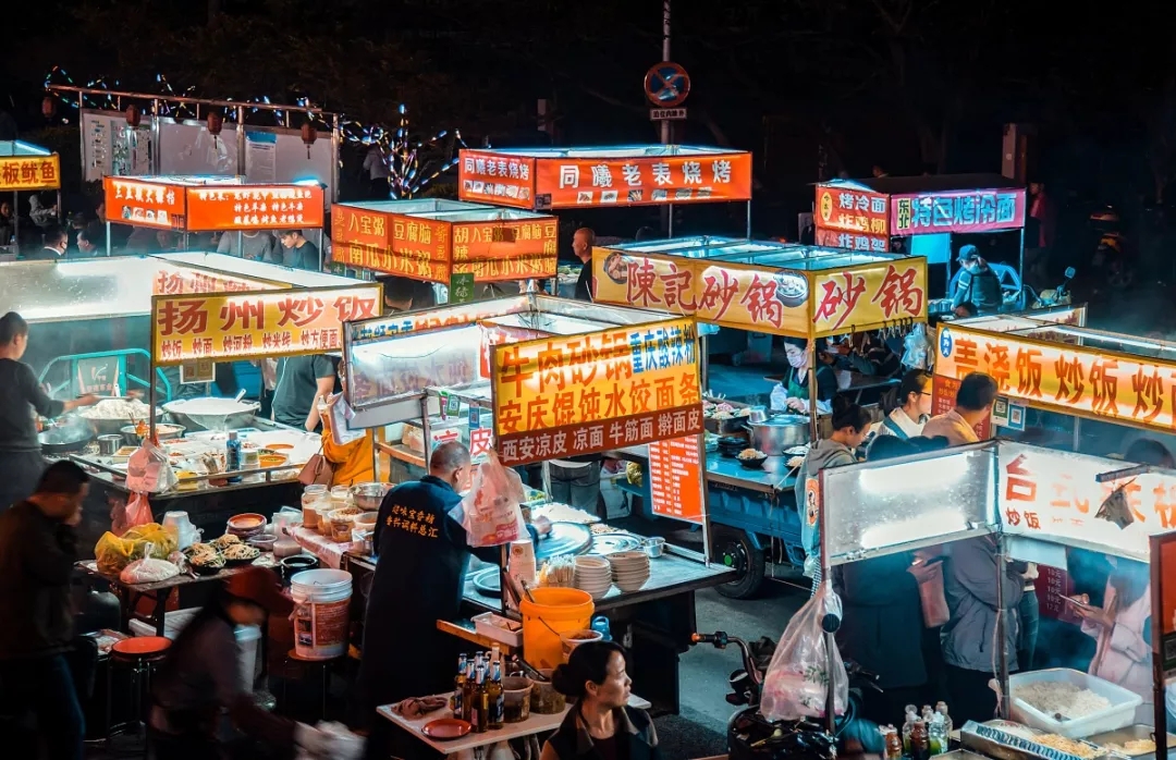 南京同曦夜市(实惨，请让东南大学的学子有个暑假，然后去逛一逛南京这五大夜市)