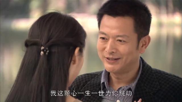 女大学生插足四口之家，发朋友圈秀恩爱被发现，还嚣张挑衅原配