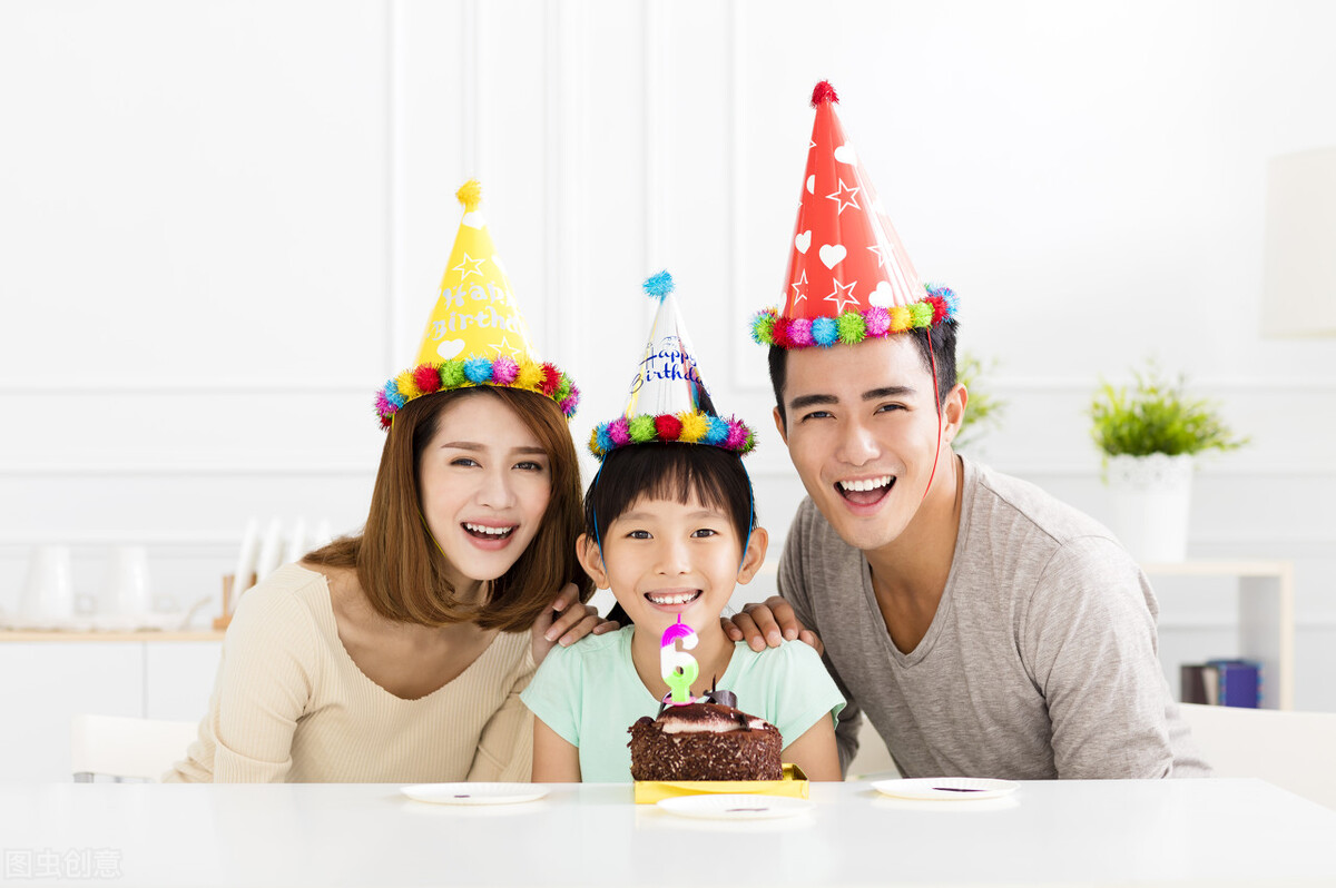 一位年轻妈妈告诉我:"孩子一年就这么一个生日,每年孩子过生日的时候