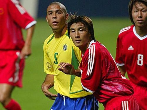 中國隊2004世界杯（國足2006年世界杯預選賽回顧，一出鬧劇，實力最強卻早早淘汰）