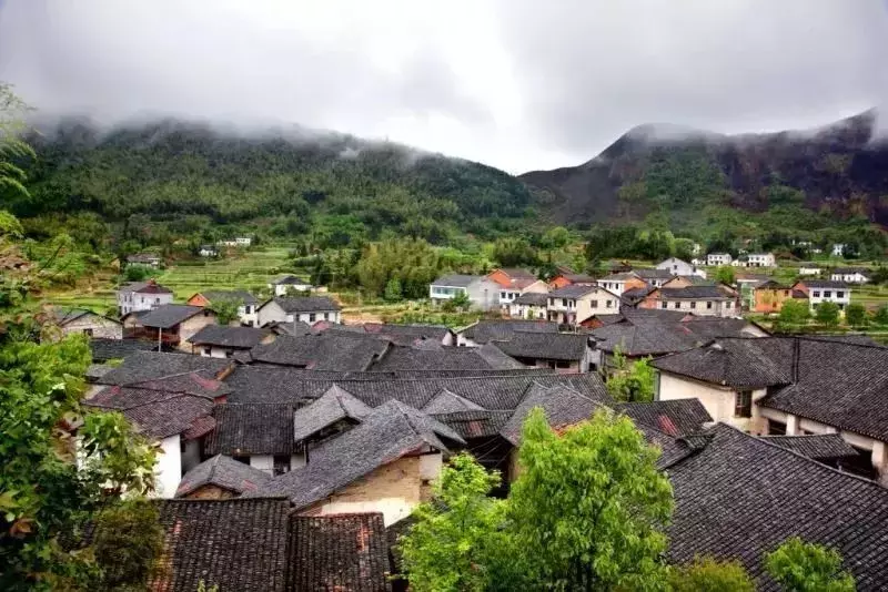 湖南隐匿的绝美山川古村，宁静又深远，三四月去正好！