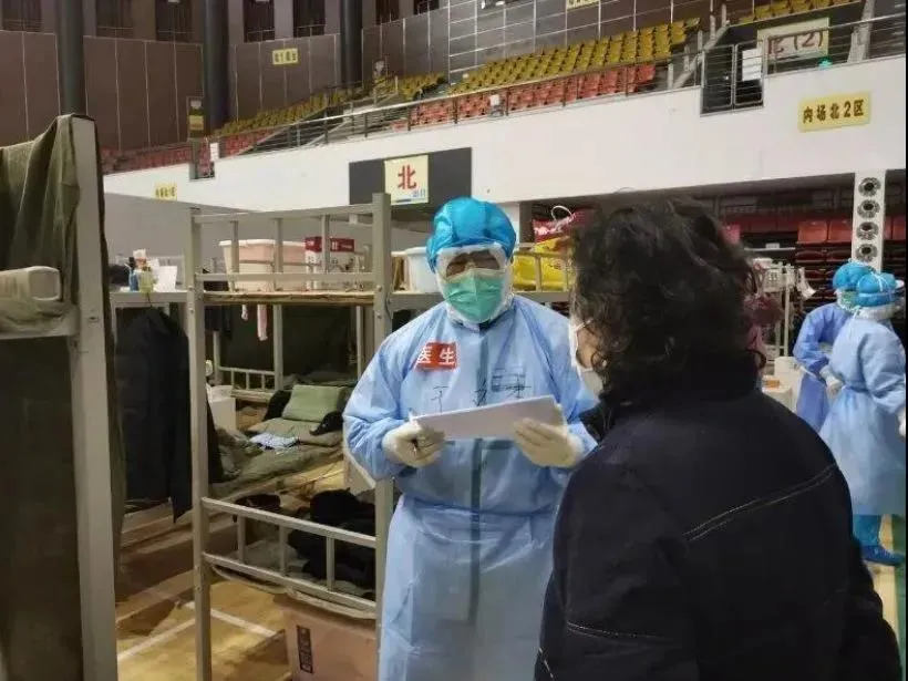 第一学历是中专，他任河南省人民医院院长