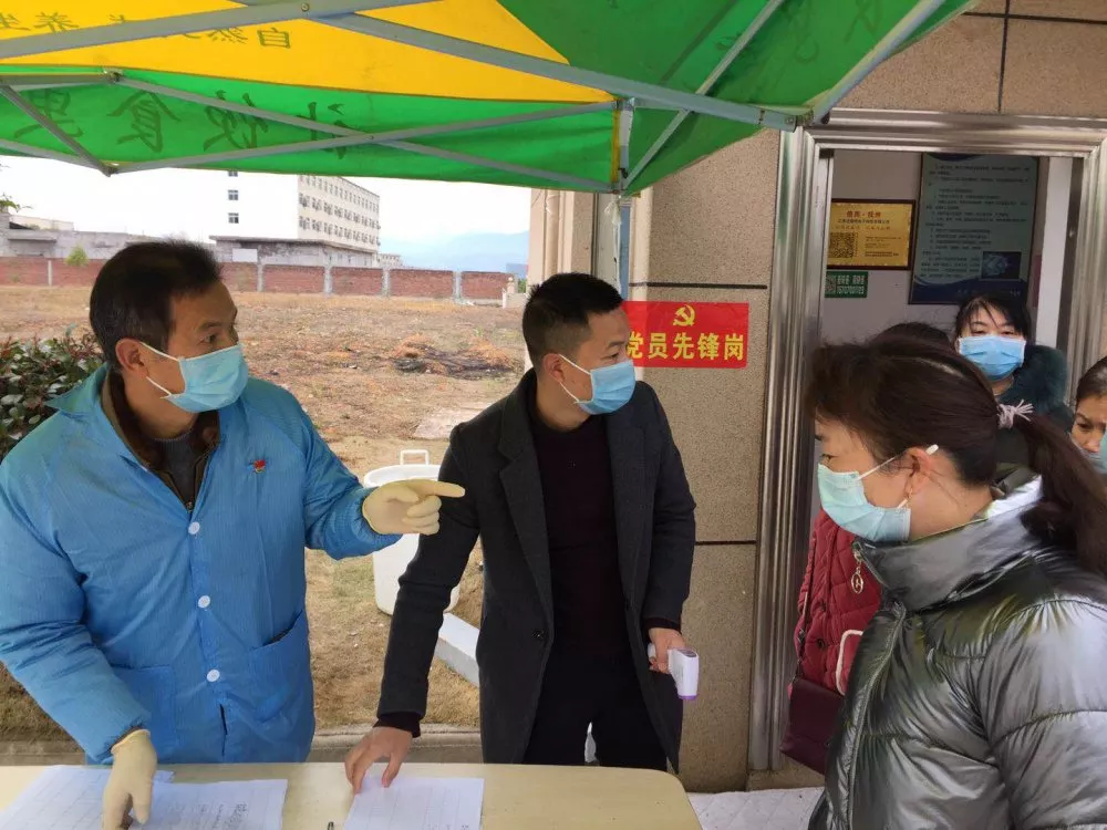 抗疫一线党旗红（32）——党员冲锋在前 全力助推企业复工复产