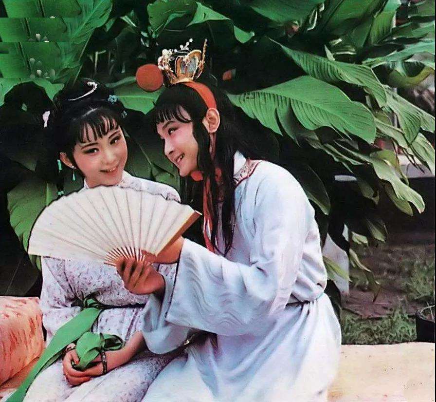 李贽的"童心说"虽有很强的进步性,但因为受到历史背景的限制,也存在