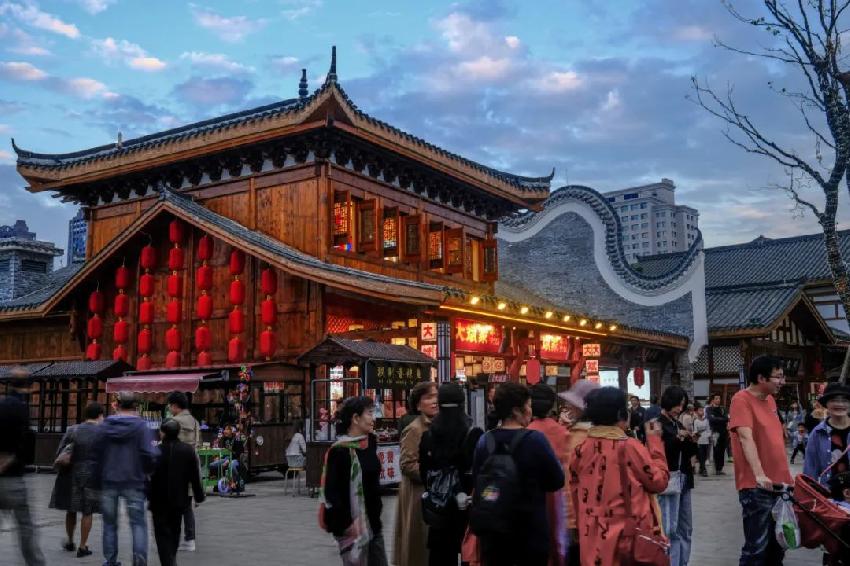 继文和友、茶颜悦色后，谁是长沙餐饮的第三大名片？