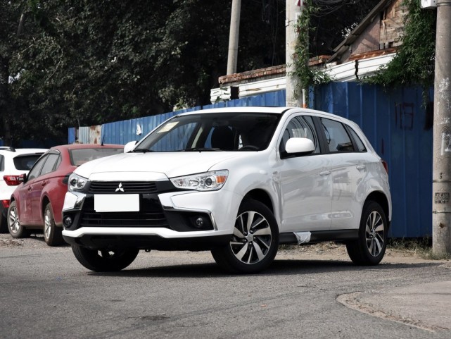 第2款三菱劲炫,指导价9.98~13.98万,参考价8.98万.