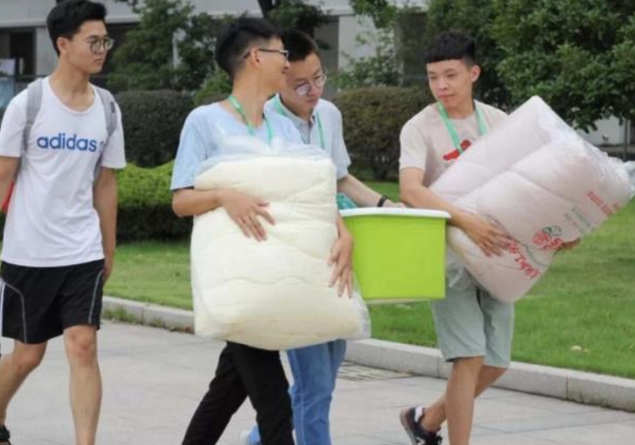 大学寝室“内幕”多，有人喜欢有人招人烦，遇到这4种室友绕道走