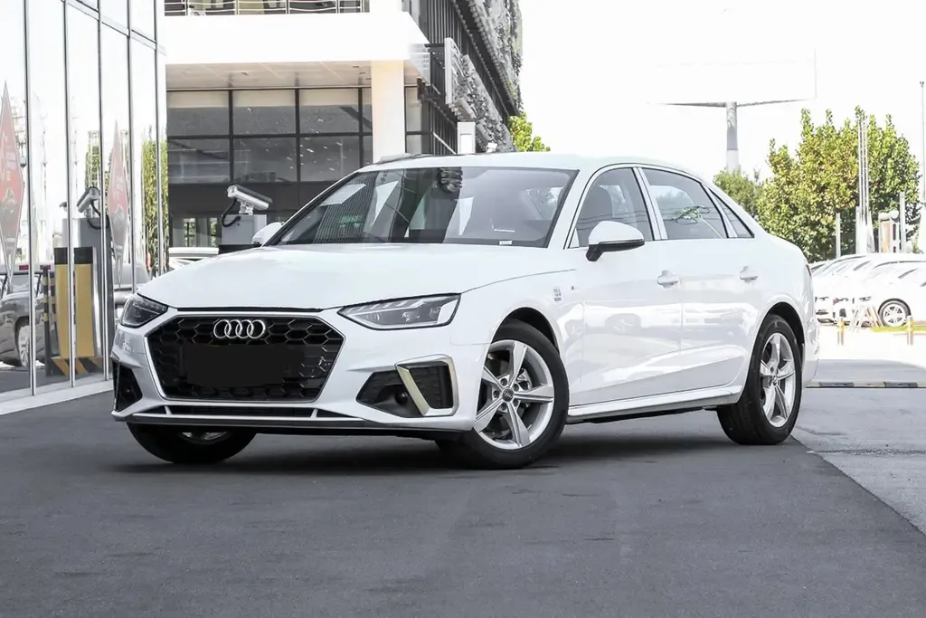 豪华车奥迪A4L，中配190马力+8个安全气囊，售价25.53万起