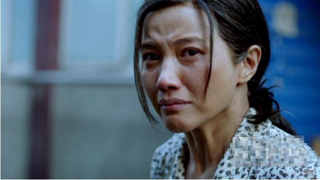 远山的红叶电影(47岁颜丙燕，一部电影拿下8个影后，曾为照顾母亲隐退8年)