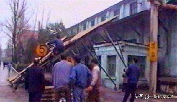 变怪之谜什么意思(1994年，贵阳出现“空中怪车”事件，专家是如何解释的？)