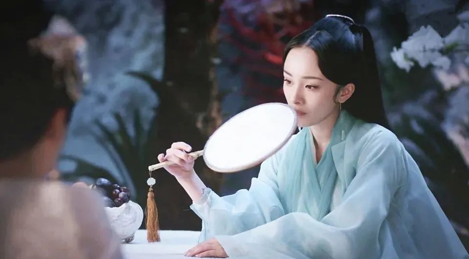 热搜一个接一个，可这部新剧却暴露了杨幂的“尴尬”处境