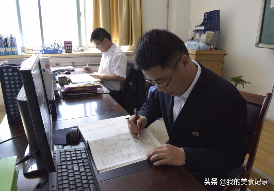 学校成绩全县垫底，要求校长做检讨，校长：学生质量低，怪我吗