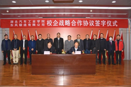 11个岗位抢1个人！湖北这所高校火了，500强、国企都来“抢人”