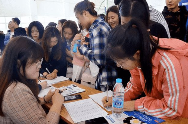 毕业后才知道，公办专科和民办三本截然不同，学生早知晓有好处