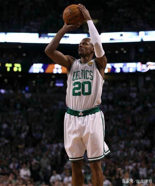 nba远投为什么不打板（上海小哥深夜练习抛锅，背后是CBA年轻球员最缺少的东西）