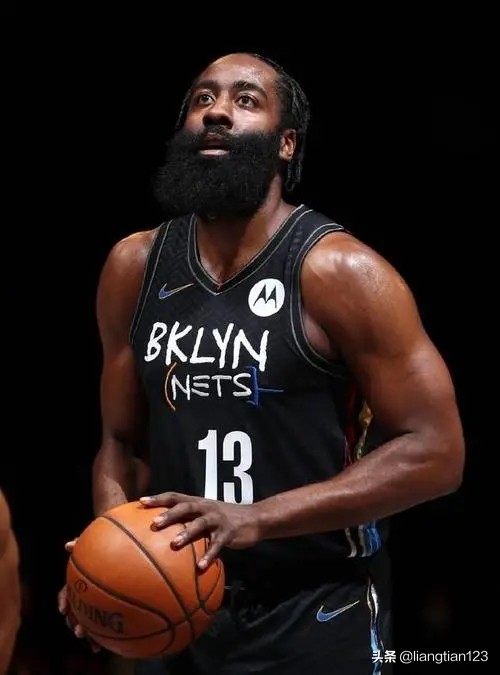 为什么nba一碰就犯规(NBA联盟新规之下对谁的影响最大？哈登？那可未必)