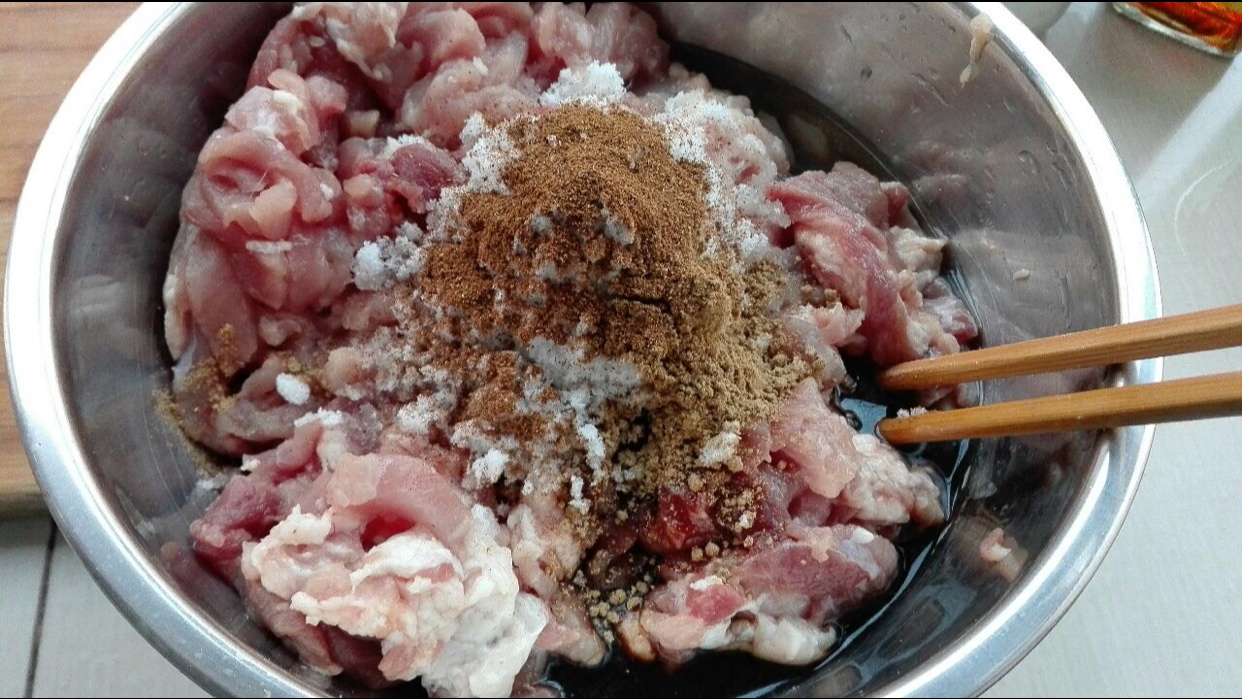图片[5]-【莱芜香肠】做法步骤图 吃一口念念不忘 真解馋-起舞美食网
