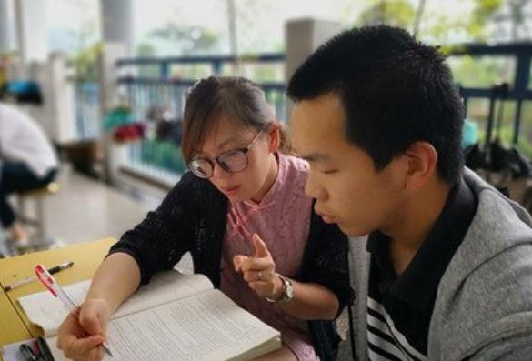 安徽高考500分无缘本科？文理分数相差超100分，让文科生怎么办