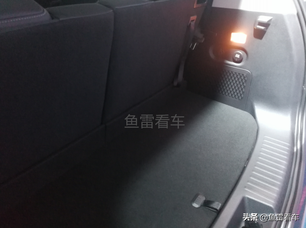 一排最爽，二排尚可，三排凑合，车展零距离体验奇瑞星途VX空间