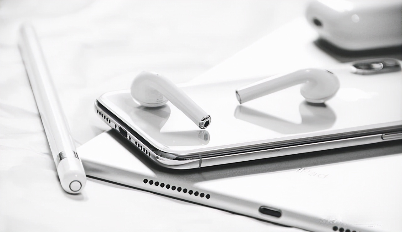 苹果蓝牙耳机怎么用，调音量及耳机切歌的步骤详解？