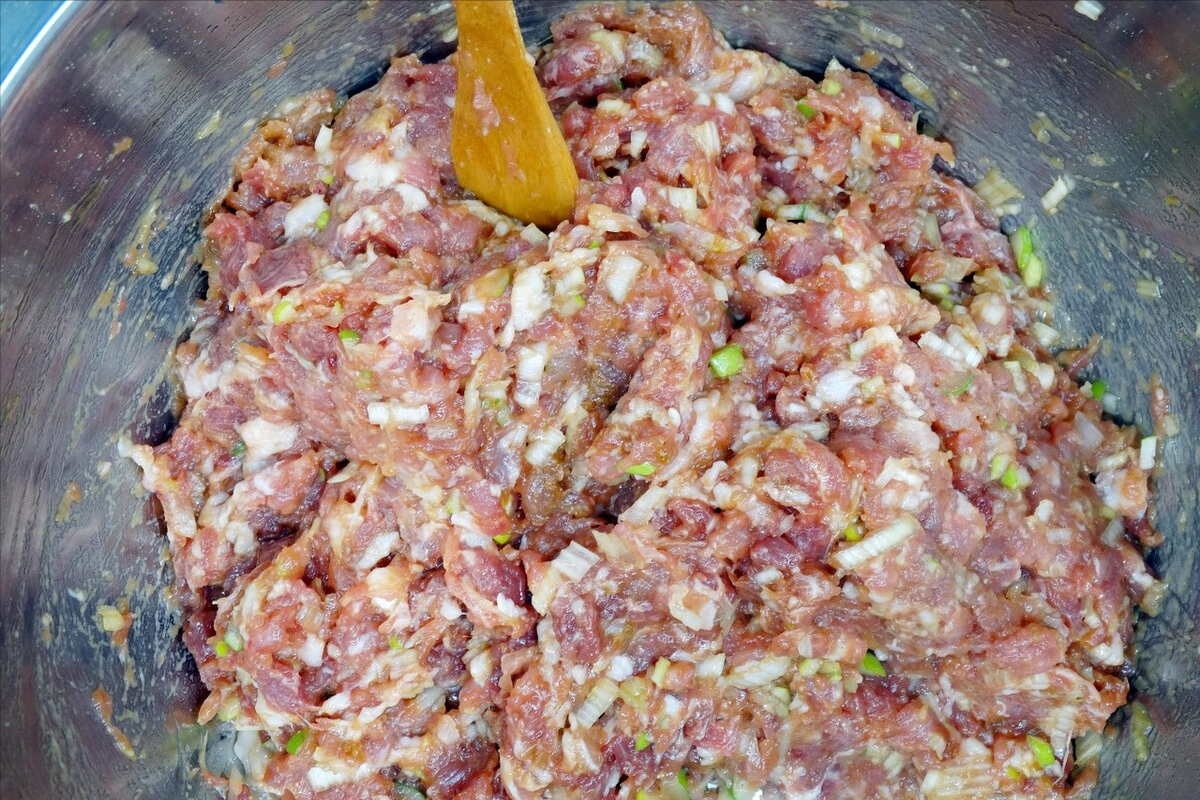 做萝卜馅饺子，切忌焯水或用盐杀水，给你支一招，萝卜鲜香不出水