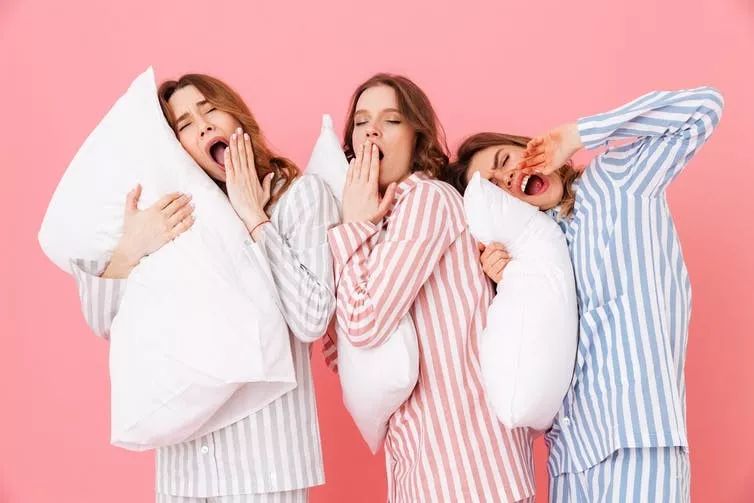 全美最缺觉Top 100大学榜单！前50高校集体“不让学生睡饱”