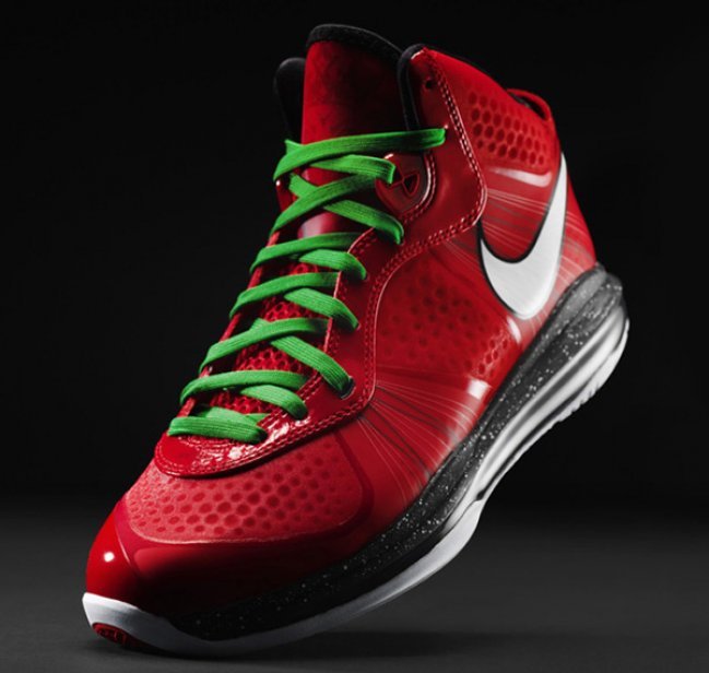 哈登耐克篮球鞋十字军(球星过圣诞都穿什么鞋?历史圣诞战靴回顾!