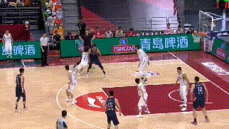 cba哪個球員有只假眼（一個眼神騙過3人，1打4戲耍福建整條防線，對不起，他只有20歲）