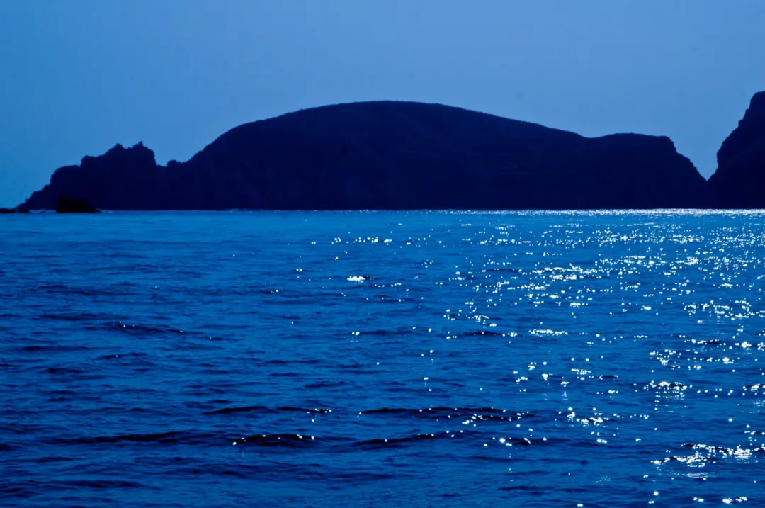 13关于蓝色的简短说说配图「霸气」 _qq说说网