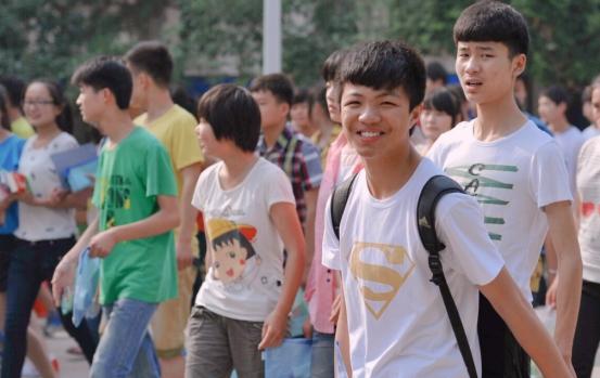 中考迎来“新改变”，预计2022落实到位，“两考合一”引家长不满