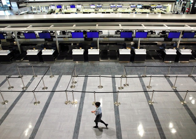 日本疫情因病毒“自然死亡”而神速消退？自民党被质疑为大选操控核酸检测数，日本将于本月重开国门