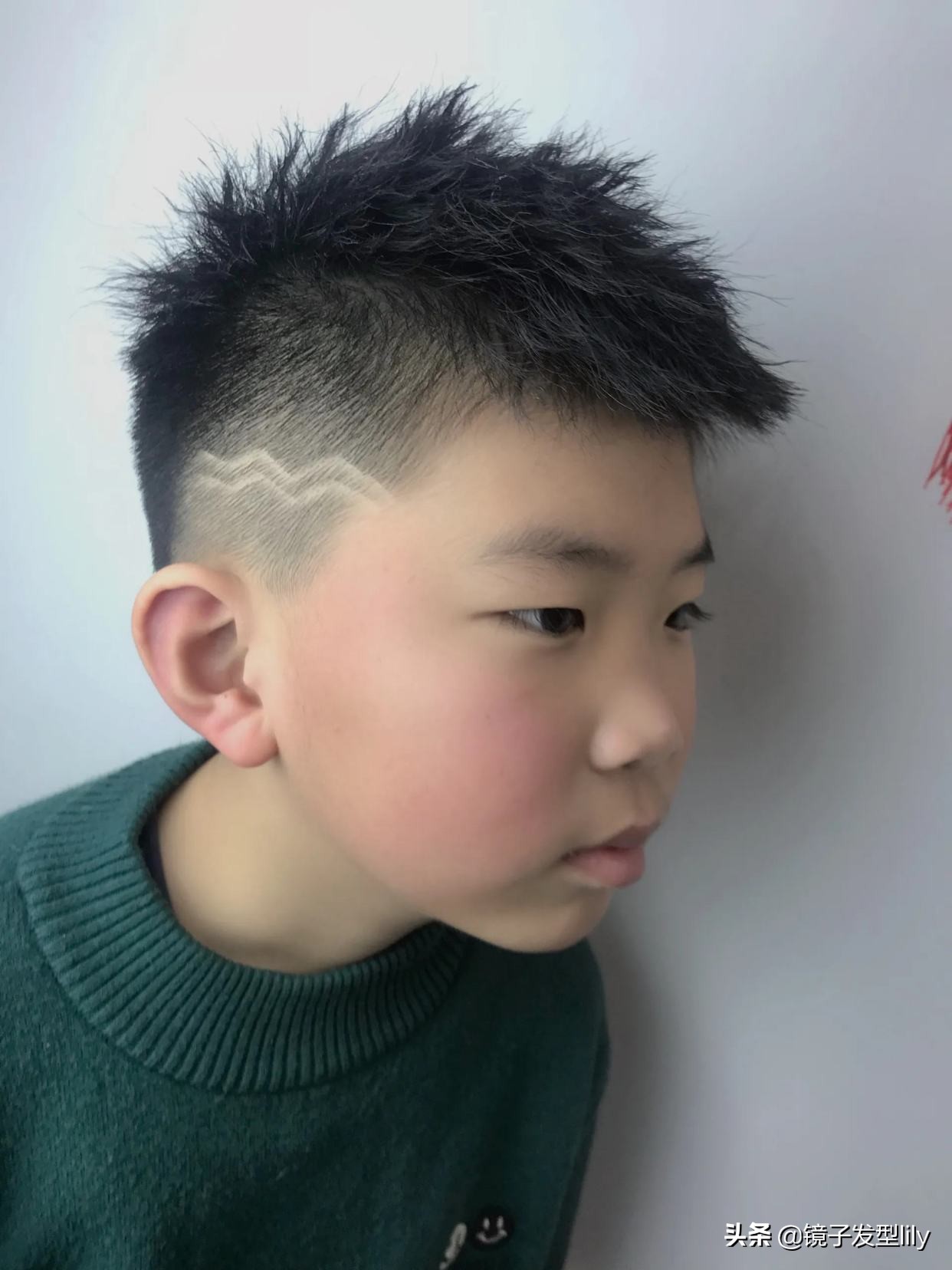 男孩发型 男童网红图片