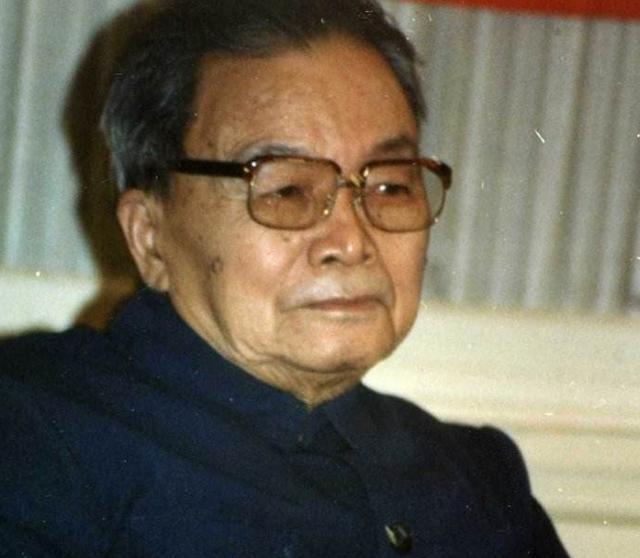 解析52年至54年国家计委领导人与计委委员的构成与职级统计