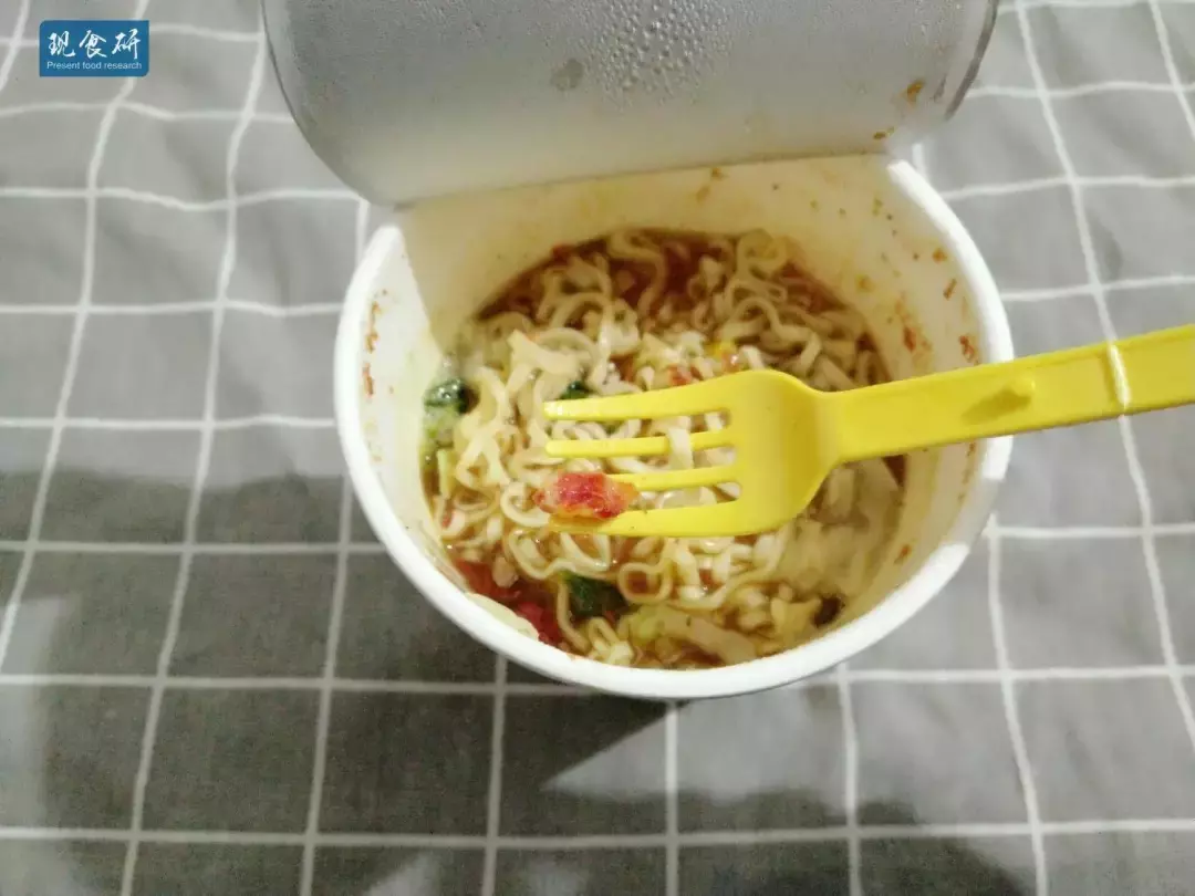 和味拉面辨别（和味拉面和普通方便面的区别有哪些）