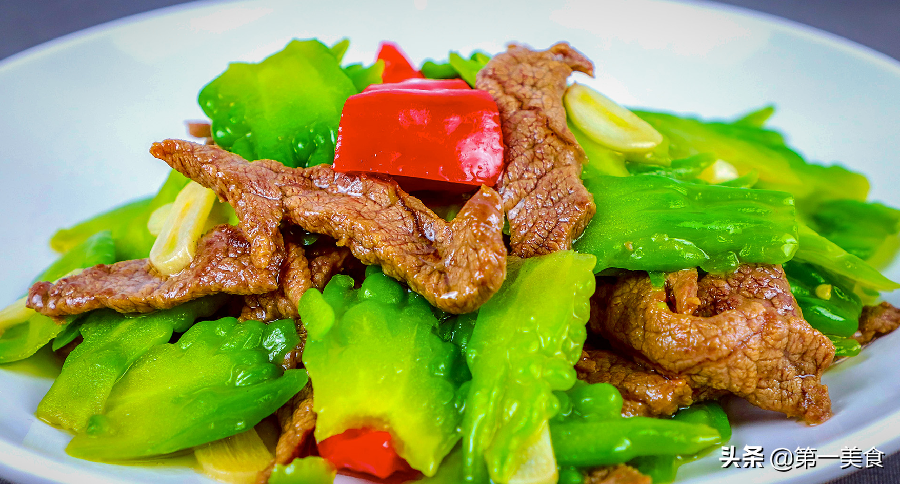 那个挑食不吃苦瓜的小朋友,尝到这盘苦瓜炒牛肉后,开始抢苦瓜