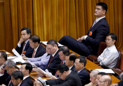 凯尔特人法尔多高（羡慕NBA球员挣大钱，生活烦恼却很多！2米31法尔洗个手撞到脑震荡）