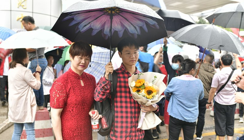 为什么高考不采用全国一套卷，原来还发生过这样的事，还好改革了