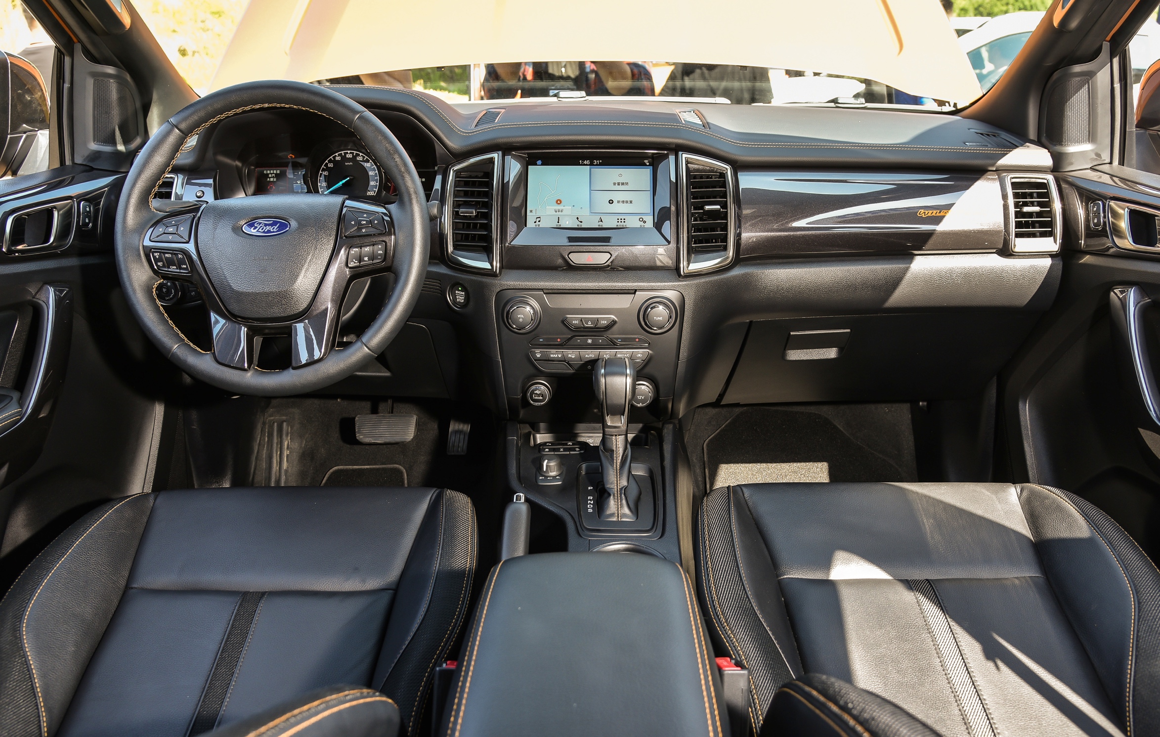 降低油耗,增加动力,这次改款的福特皮卡ranger带着霸气而来!