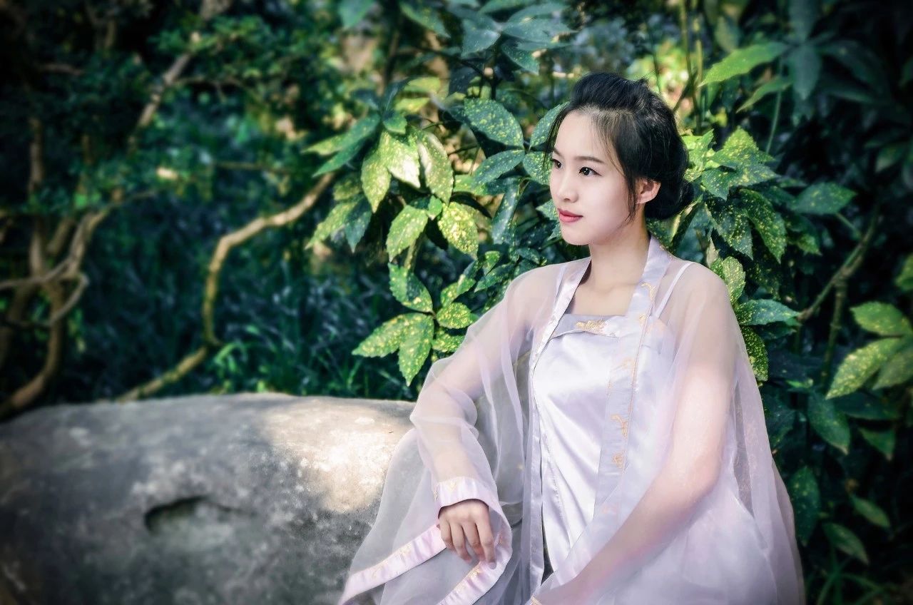 八首温柔诗词：愿被岁月温柔以待，不负流年