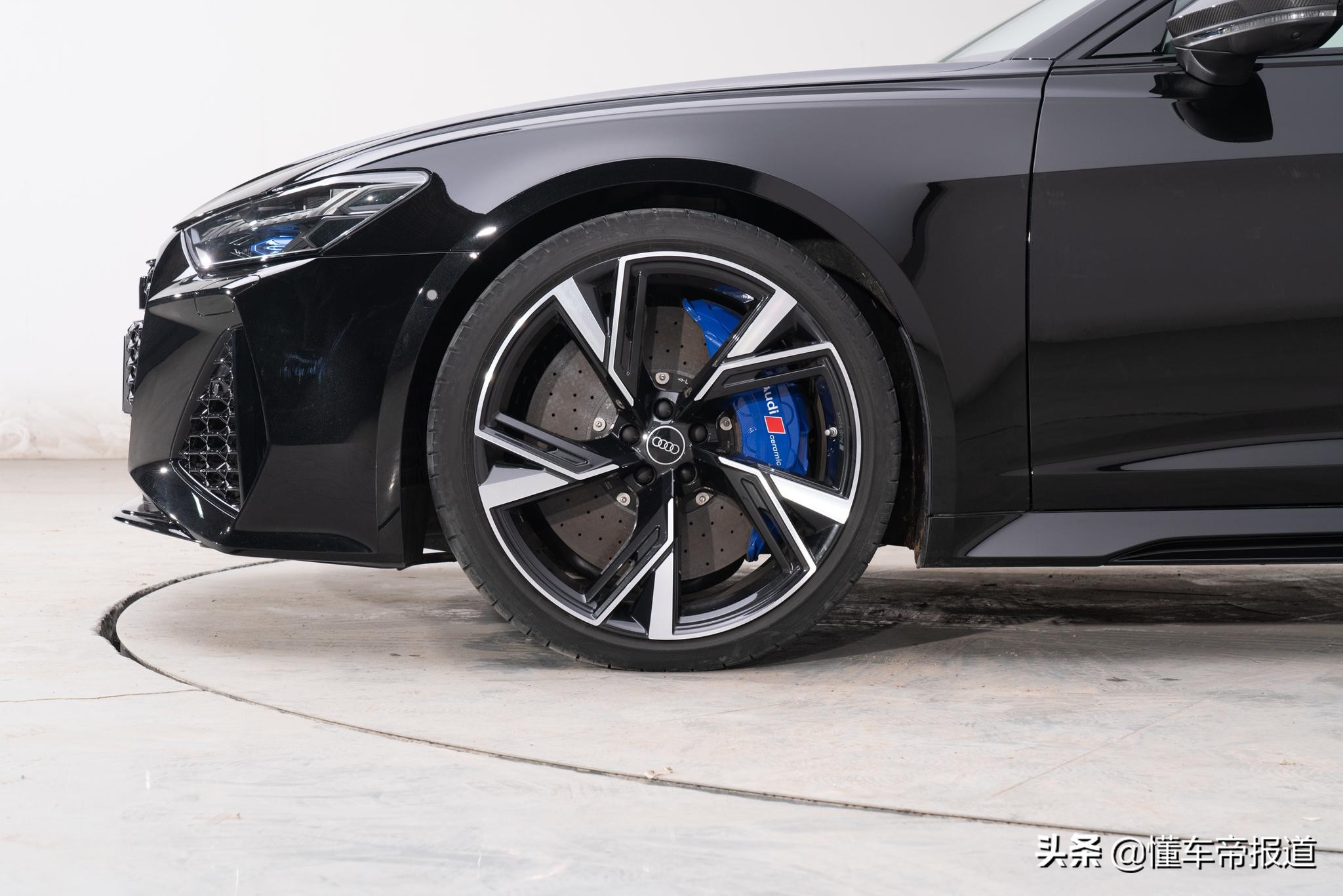 新车｜“瓦罐天花板”？奥迪RS 6 Avant实车曝光，142.88万元起