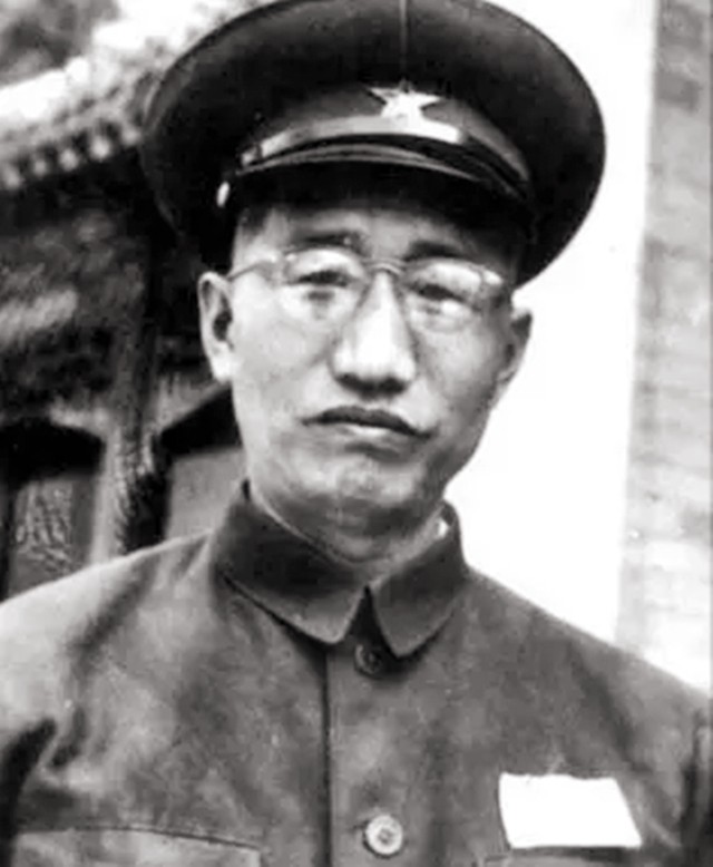 揭秘：十大开国元帅中伴随孙中山时间最多的是哪位