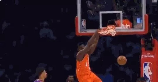 nba为什么没有担架(NBA球星力量有多恐怖？把鞋子踩坏不说，扣篮都要担心篮板碎掉)