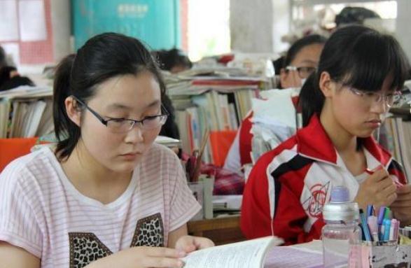 安徽高考500分无缘本科？文理分数相差超100分，让文科生怎么办